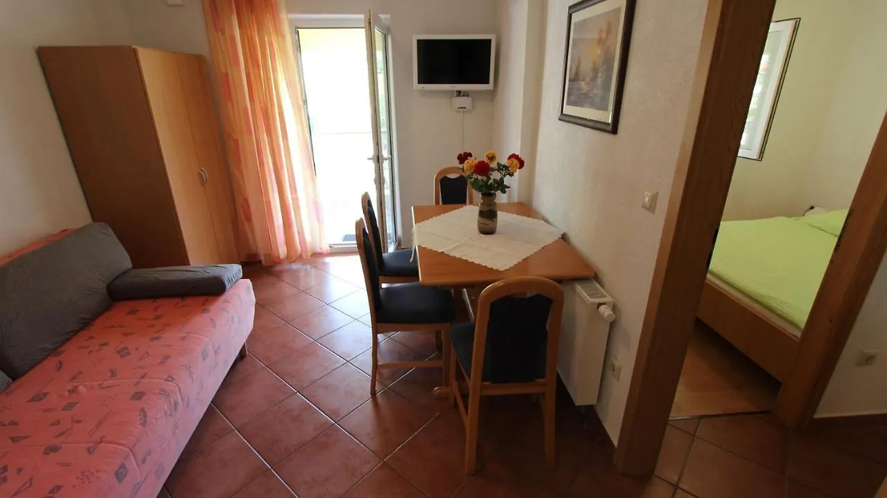 Guest house Apartments Serbecic Malinska