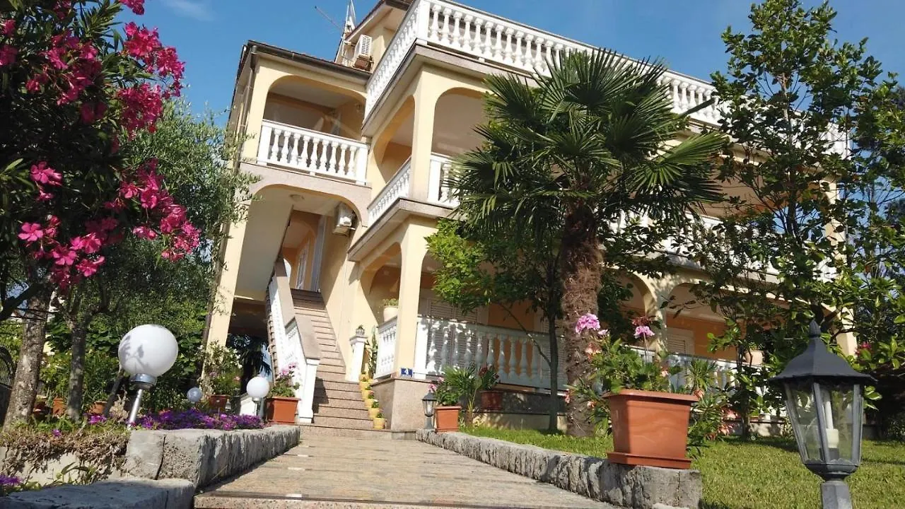 Apartments Serbecic Malinska