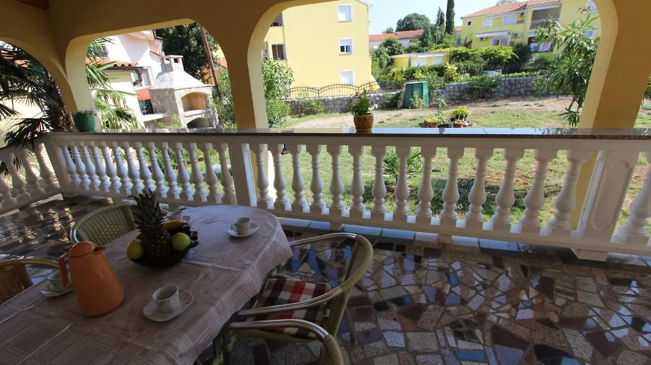 Guest house Apartments Serbecic Malinska Croatia