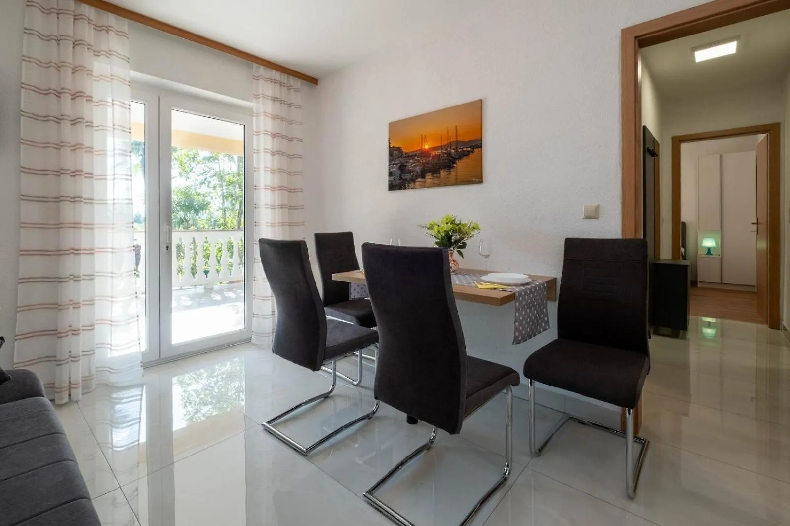 Guest house Apartments Serbecic Malinska