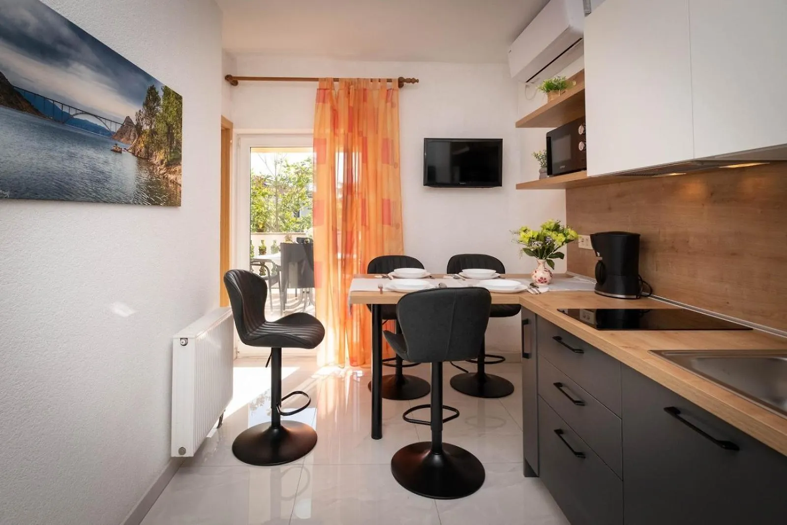 Apartments Serbecic Malinska Guest house