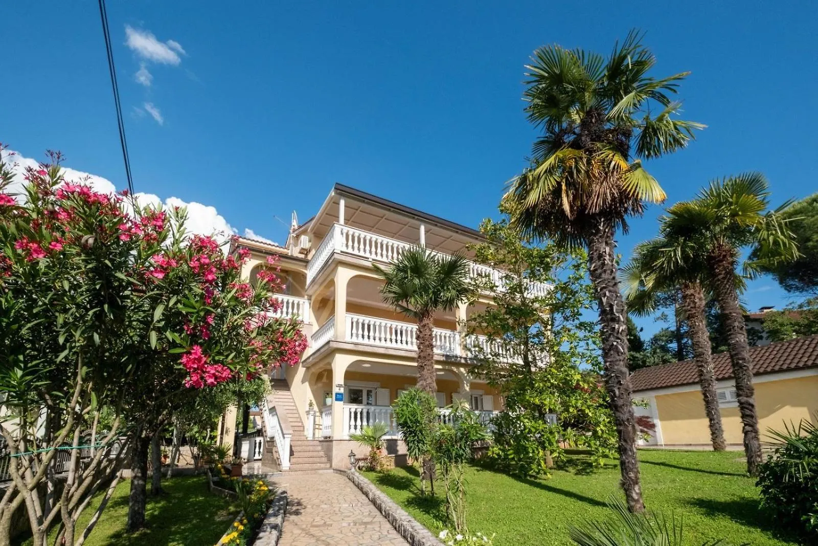 Apartments Serbecic Malinska