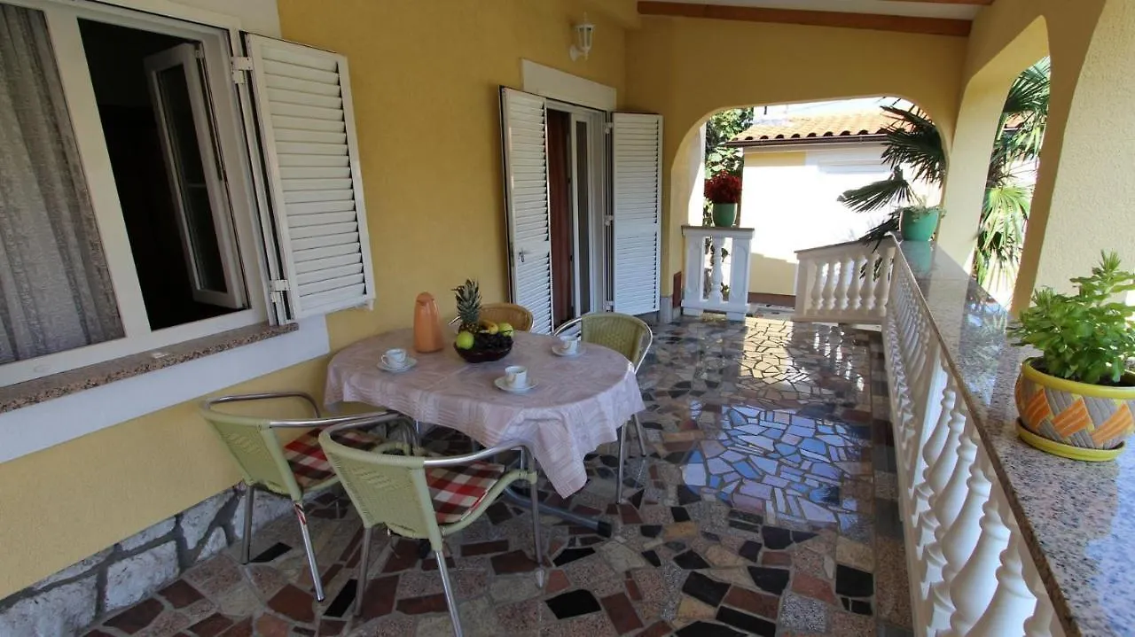 Apartments Serbecic Malinska 0*,  Κροατία