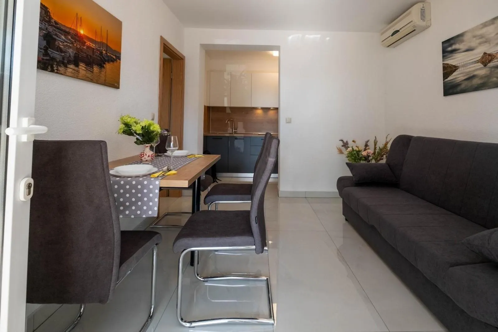 Apartments Serbecic Malinska Guest house